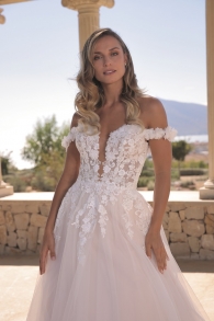 Azuree Bridal trouwjurk passen